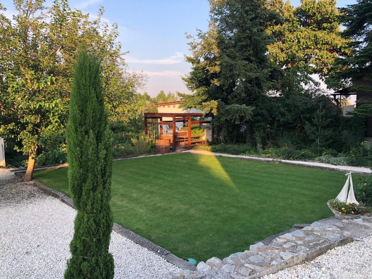 Madarlatta Vendeghaz Hotel Fertőrákos Екстериор снимка