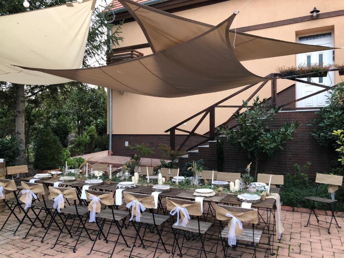 Madarlatta Vendeghaz Hotel Fertőrákos Екстериор снимка