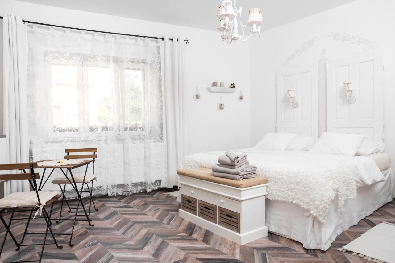 Madarlatta Vendeghaz Hotel Fertőrákos Екстериор снимка